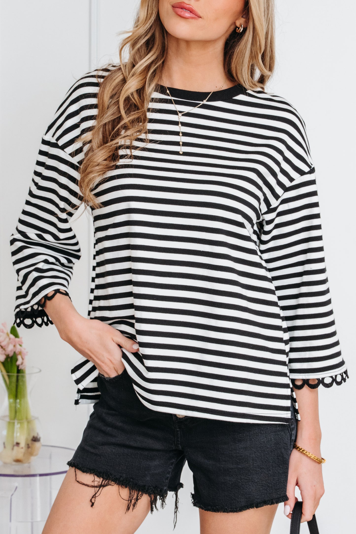 Black Striped Print Drop Shoulder Lace Trim Bracelet Sleeve Loose Top